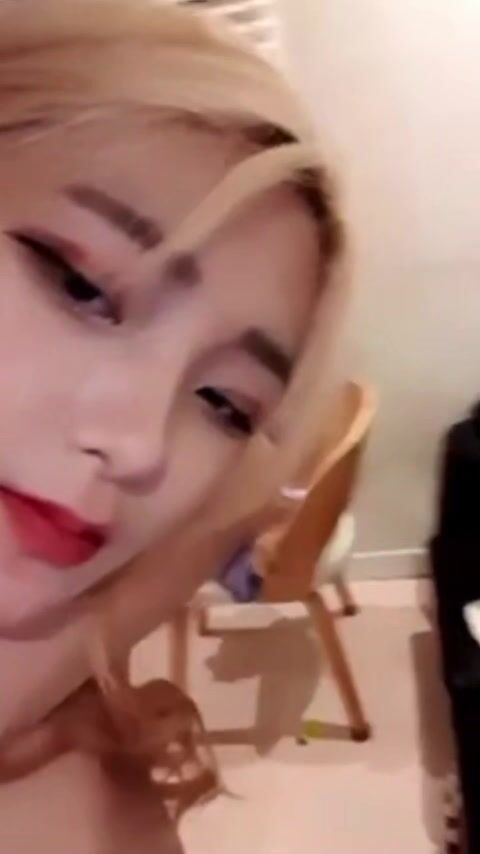 Em tóc vàng dâm đãng mình dây cực xinh